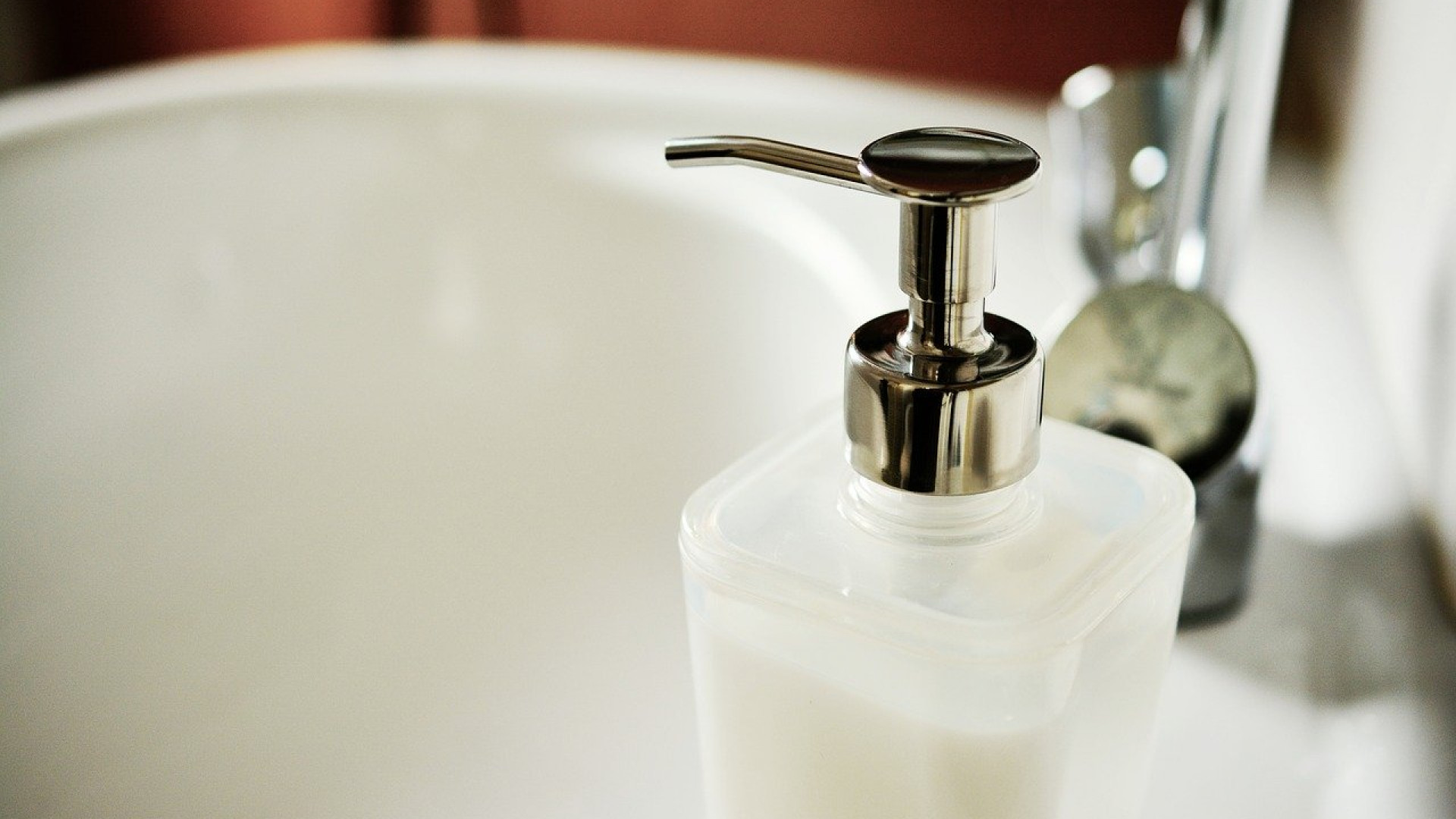 Rénover sa salle de bain : les astuces sans casser le carrelage
