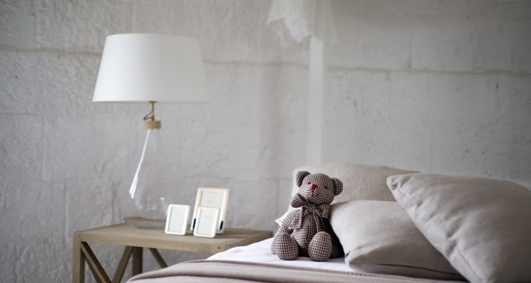 Décoration intérieure tendance : faites le choix d'une lampe de chevet design